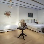Casa Leles * Lagata