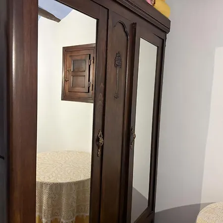 Casa Leles * Lagata